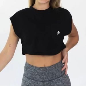 Ptula Shanna crop.  Like new